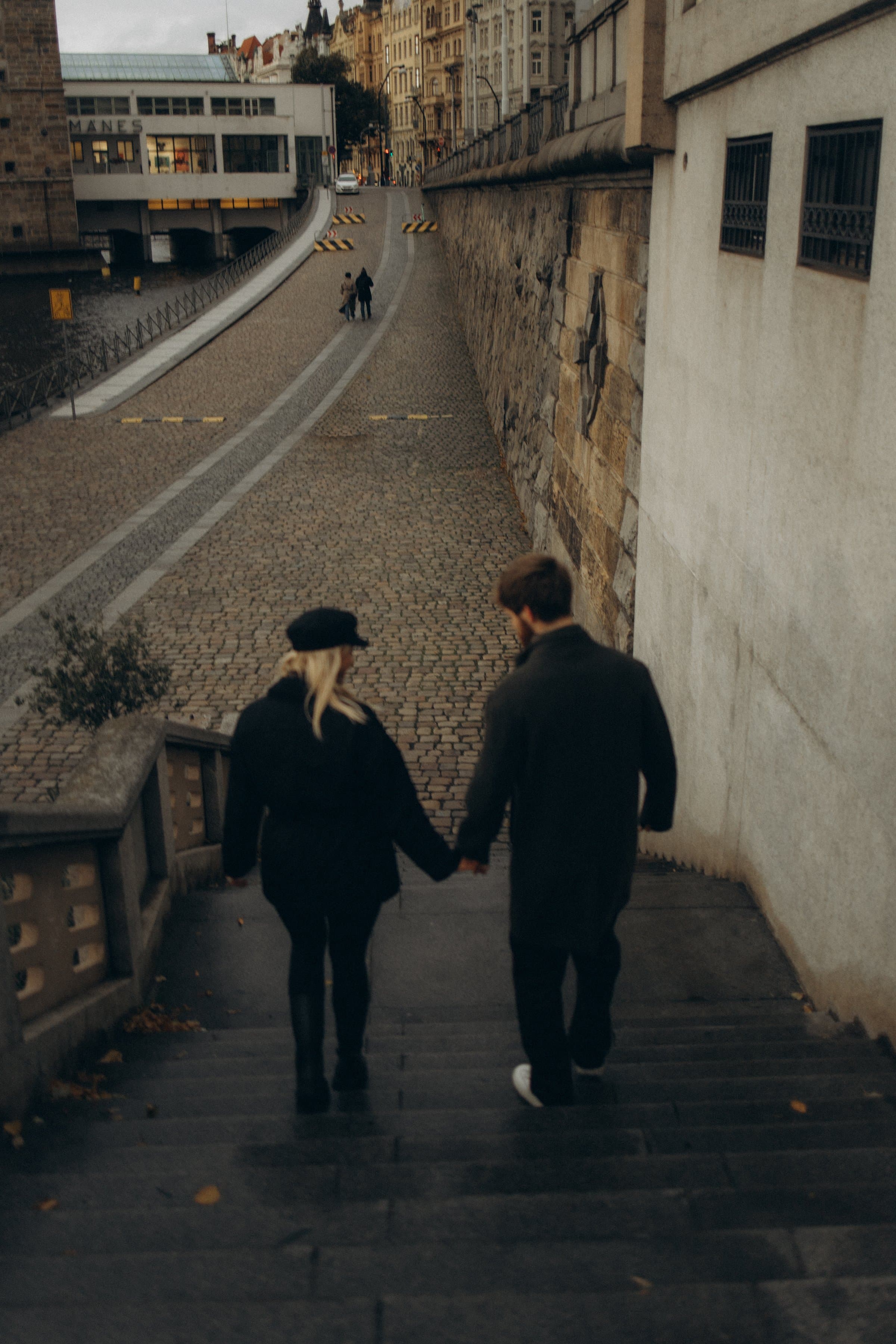 Verlobungsshooting – natürlicher Moment